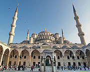 180px-SultanAhmetMosqueCourtyard